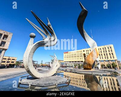 La Fontaine de l'immolation de Quetzalcoatl (Fuente de la Inmolación de Quetzalcóatl) sculpture, Guadalajara, Jalisco, Mexique Banque D'Images