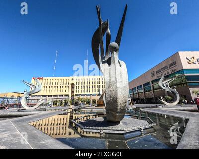 La Fontaine de l'immolation de Quetzalcoatl (Fuente de la Inmolación de Quetzalcóatl) sculpture, Guadalajara, Jalisco, Mexique Banque D'Images