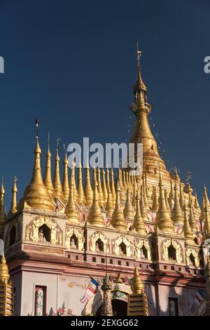 Extérieur du temple Moe Hnyin Ten Boaddai à Monywa, Myanmar Banque D'Images