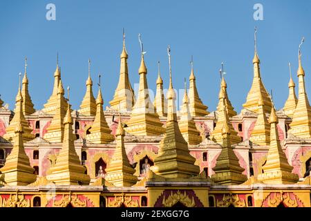 Extérieur du temple Moe Hnyin Ten Boaddai à Monywa, Myanmar Banque D'Images