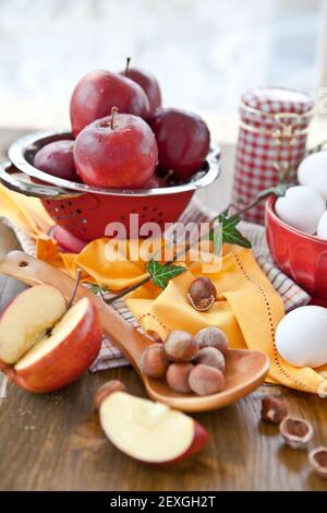 Ingrédients pour une tarte aux pommes Banque D'Images