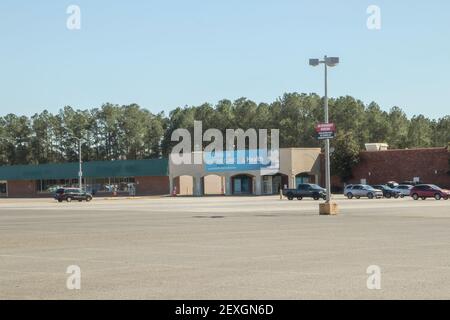 Augusta, GA USA 03 04 21: Covid-19 Vaccine Clinic et parking loin Banque D'Images