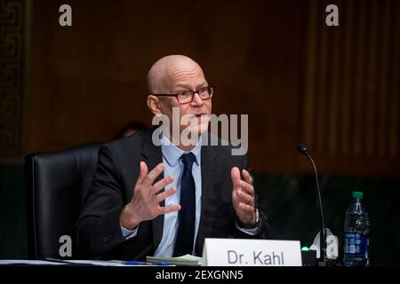 Colin Kahl comparaît devant une audience du Comité sénatorial des services armés au sujet de sa nomination au poste de sous-secrétaire à la Défense pour les politiques, dans l'immeuble du Bureau du Sénat Dirksen à Washington, DC, le jeudi 4 mars 2021. Crédit : Rod Lamkey/CNP/MediaPunch Banque D'Images