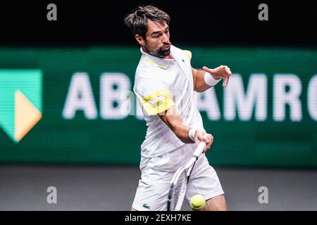 ROTTERDAM, PAYS-BAS - MARS 4: Jeremy Chardy de France pendant son match contre David Goffin de Belgique dans le 48e ABN AMRO World tennis Tournamen Banque D'Images