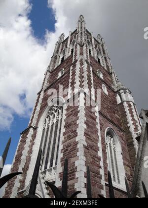 Une image portrait de la tour de la cloche de la cathédrale Sainte-Marie et Sainte-Anne, Cork, Irlande Banque D'Images