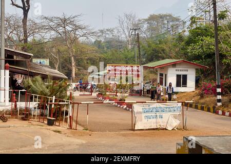 Le passage frontalier de trois pagodas Pass sur la frontière thaï/Myanmar, Kanchanaburi (Thaïlande). Le col a été la principale route terrestre entre l'Inde et Banque D'Images