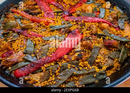 Un gros plan d'un savoureux plat de riz espagnol nommé Paella Banque D'Images