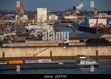 Ports de Duisburg, Rhine Quay North, Port extérieur, à l'arrière du centre-ville avec Port intérieur, Tour d'archives des Archives nationales du NRW, sur la RHI Banque D'Images