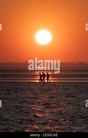 Soumis par Jon Super (07974 356-333) West Kirby Marine Lake Sunset, Wirral, Britain le 1 mars 2021. (Photo de Jon Super) (photo/Jon Super 0 Banque D'Images