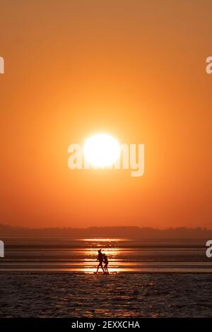 Soumis par Jon Super (07974 356-333) West Kirby Marine Lake Sunset, Wirral, Britain le 1 mars 2021. (Photo de Jon Super) (photo/Jon Super 0 Banque D'Images