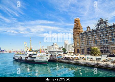 ISTANBUL, TURQUIE - 2 MAI 2017 : terminal d'Istanbul Haydarpasa à Istanbul Banque D'Images