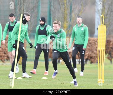 Tranent, Ormiston, East Lothian.Scotland. Royaume-Uni .5 mars 21 session de formation Hibernian Chris Cadden pour le match Scottish Premiership vs St Johnstone crédit: eric mccowat/Alay Live News Banque D'Images