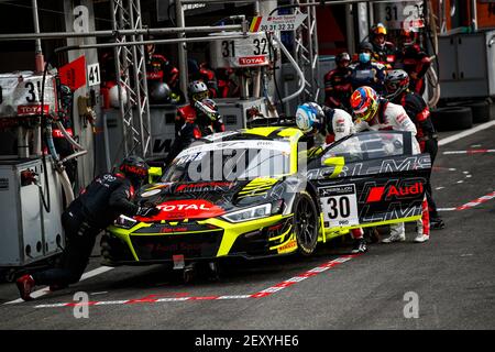 30 Vaxiviere Mathieu (fra), Mies Christopher (ger), Marschall Dennis, Audi Sport Team WRT, Audi R8 LMS GT3, Pitstop d'action pendant les 2020 24 heures de Spa, 3e tour de la coupe d'endurance GT World Challenge Europe et du défi International GT du 22 au 25 octobre, 2020 sur le circuit de Spa-Francorchamps, à Stavelot, Belgique - photo Florent Gooden / DPPI Banque D'Images