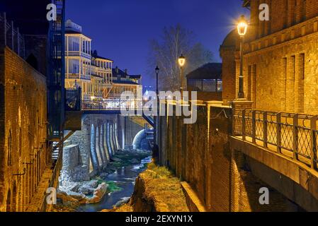 Quartier touristique en Géorgie par nuit Banque D'Images