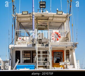 Vue arrière d'un bateau de pêche charter à Montauk, NY Banque D'Images