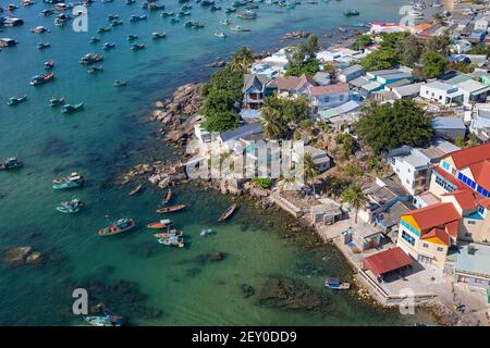 Vue aérienne de la voie du câble, village sur l'île de Phu Quoc, Vietnam Banque D'Images
