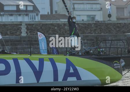 Charlie Dalin (fra) naviguant sur l'Imoca Apivia au début du Vendée Globe 2020-2021, 9e édition de la course de yacht solo non-stop autour du monde, le 9 novembre 2020 à les Sables-d'Olonne, France - photo Pierre Bourras / DPPI Banque D'Images