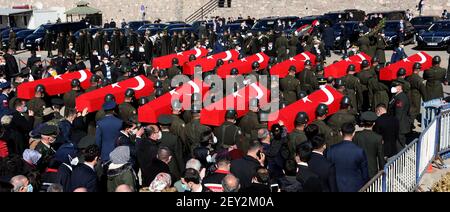 Ankara, Turquie. 5 mars 2021: Les funérailles de 11 soldats turcs martyrisés par un accident d'hélicoptère ont été envoyés à la mosquée Ahmet Hamdi Akseki à Ankara, Turquie. , . Photo y Depo photos/ABACAPRESS.COM crédit: Abaca Press/Alay Live News Banque D'Images