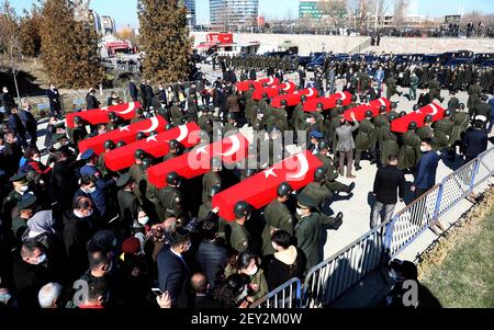 Ankara, Turquie. 5 mars 2021: Les funérailles de 11 soldats turcs martyrisés par un accident d'hélicoptère ont été envoyés à la mosquée Ahmet Hamdi Akseki à Ankara, Turquie. , . Photo y Depo photos/ABACAPRESS.COM crédit: Abaca Press/Alay Live News Banque D'Images