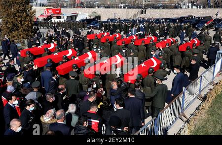 Ankara, Turquie. 5 mars 2021: Les funérailles de 11 soldats turcs martyrisés par un accident d'hélicoptère ont été envoyés à la mosquée Ahmet Hamdi Akseki à Ankara, Turquie. , . Photo y Depo photos/ABACAPRESS.COM crédit: Abaca Press/Alay Live News Banque D'Images