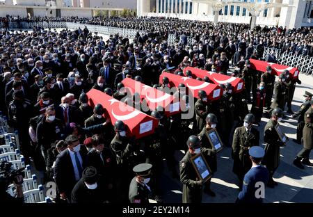 Ankara, Turquie. 5 mars 2021: Les funérailles de 11 soldats turcs martyrisés par un accident d'hélicoptère ont été envoyés à la mosquée Ahmet Hamdi Akseki à Ankara, Turquie. , . Photo y Depo photos/ABACAPRESS.COM crédit: Abaca Press/Alay Live News Banque D'Images