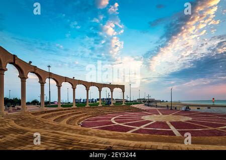 Vue du matin à Fanateer Beach - Al Jubail City, Arabie Saoudite. (Flou d'arrière-plan sélectif) Banque D'Images