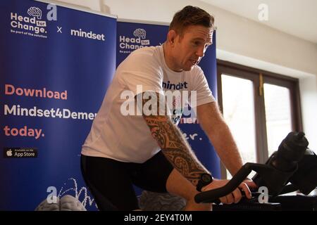 L'ancien pays de Galles international Alix Popham s'entraîne chez lui à Newport, dans le sud du pays de Galles, avant un défi de rugby Head for change. Date de la photo : vendredi 5 mars 2021. Banque D'Images