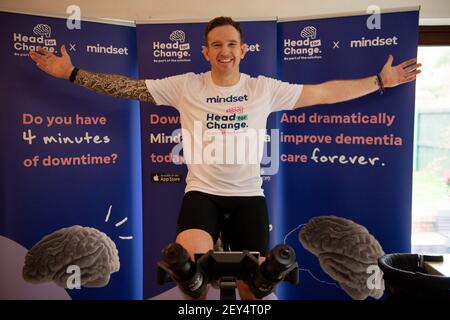 L'ancien pays de Galles international Alix Popham s'entraîne chez lui à Newport, dans le sud du pays de Galles, avant un défi de rugby Head for change. Date de la photo : vendredi 5 mars 2021. Banque D'Images