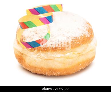 Donut Berliner avec banderole en papier isolée contre le blanc Banque D'Images