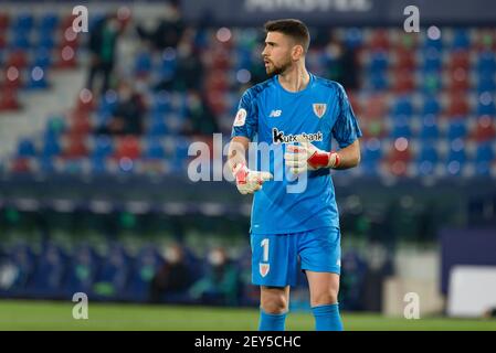 Valence, Espagne. 04e mars 2021. Unai Simon de l'Athletic Bilbao Club en action pendant le match de deuxième finale de la demi-finale espagnole Copa del Rey entre Levante UD et Athletic Bilbao Club à Ciutat de Valencia . (Score final; Levante UD 1:2 Athletic Bilbao Club) crédit: SOPA Images Limited/Alay Live News Banque D'Images