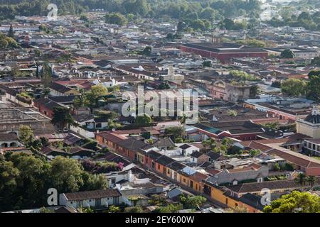 Vue sur la ville historique d'Antigua Guatemala, site classé au patrimoine mondial de l'UNESCO Banque D'Images