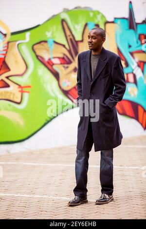 Johannesburg, Afrique du Sud - 23 mai 2013 : Portrait éditorial du jeune entrepreneur noir africain Garth Maluleka fondateur de la marque Street CRED Banque D'Images