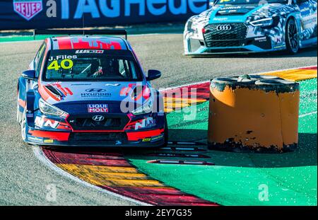 40 dossiers Josh (gar), Engstler Hyundai N Liqui Moly Racing Team, Hyundai i30 N TCR, action lors de la course FIA WTCR de l'Espagne 2020, 5e manche de la FIA World Touring car Cup 2020, sur la Ciudad del Motor de Aragón, du 30 octobre au 1er novembre 2020 à Alcañiz, Aragon, Espagne - photo Marc de Mattia / DPPI Banque D'Images