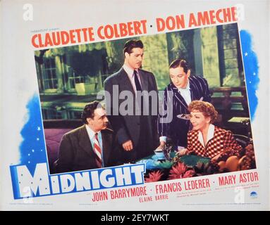 JOHN BARRYMORE DON AMECHE REX O'MALLEY ET CLAUDETTE COLBERT IN MINUIT 1939 réalisateur MITCHELL LEISEN scénario Charles Brackett Billy Wilder Les robes de Mlle Colbert par Irene Paramount Pictures Banque D'Images