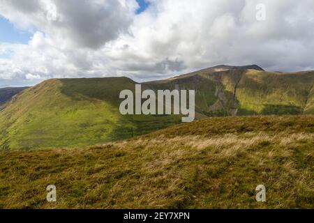 Aran Fawddwy, vue depuis le sommet de Pen yr Allt Uchaf, une région du parc national de Snowdonia, au pays de Galles Banque D'Images