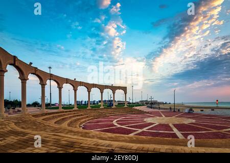 Vue du matin à Fanateer Beach - Al Jubail City, Arabie Saoudite. (Flou d'arrière-plan sélectif) Banque D'Images