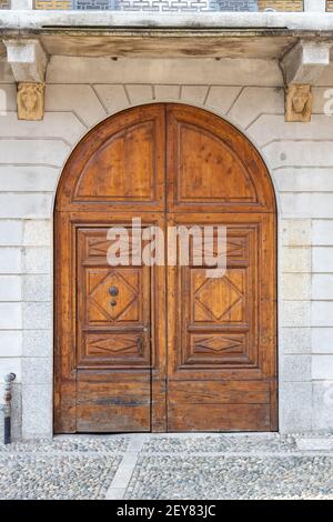 Ancienne maison voûtée en bois porte Monza Italie Europe Banque D'Images