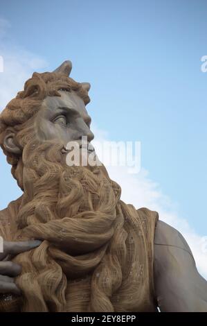 Mars 2014. Valence, Espagne. Moisés, ninot qui a présidé le monument fallero sur la Plaza del Ayuntamiento de Valencia Banque D'Images