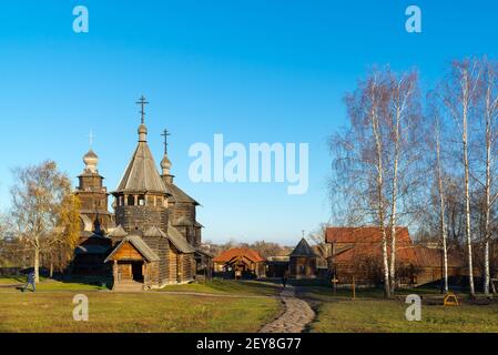 Suzdal, Russie - 06 novembre 2015. L'architecture en bois Musée touristique golden ring Banque D'Images