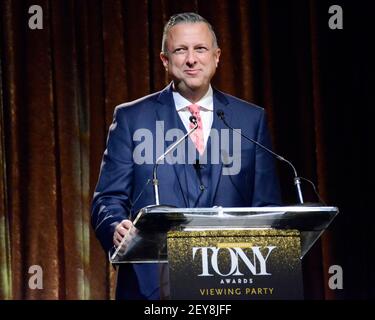 12 juin 2016, Beverly Hills, Californie, États-Unis : Keith McNutt parle à l'occasion de la soirée d'observation des Tony Awards du 20e anniversaire du Fonds des acteurs. (Image crédit : © Billy Bennight/ZUMA Wire) Banque D'Images