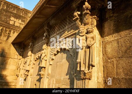 Sculptures de musiciens au fort de Maheshwar à Maheshwar, Madhya Pradesh, Inde Banque D'Images