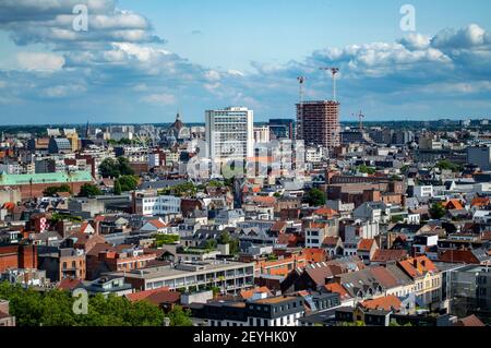 Anvers, Belgique - 12 juillet 2019 : vue aérienne de la ville d'Anvers en Belgique, avec des bâtiments anciens et modernes Banque D'Images