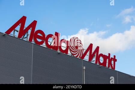 Braga, Portugal - 18 janvier 2020 : logo Mediamarkt à Braga, MediaMarkt est une chaîne de magasins allemande multinationale Banque D'Images