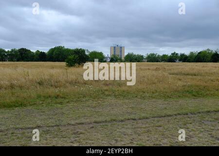 LONDRES - 27 JUILLET 2020 : Wanstead Flats et la résidence Capel point. Banque D'Images