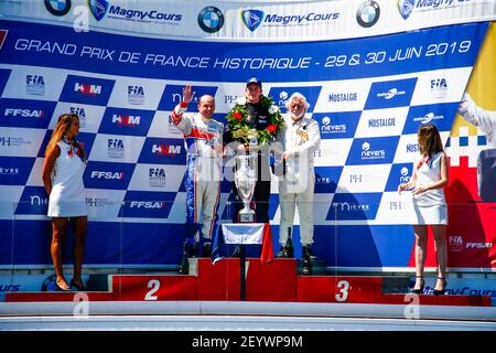 38 d'AUBREBY Patrick (fr), 761 - 3000 mars 34 FLETCHER Henry (gb), 761 - 3000 mars 61 WRIGHT Jason (IT), Shadow DN8 - 3000, ambiance podium au Grand Prix de France Historique 2019 à Magny-cours du 29 au 30 juillet - photo Julien Delfosse / DPPI Banque D'Images