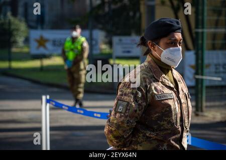 Milan, Italie. 06e mars 2021. Milan, vaccinations anticosvides à l'hôpital militaire de Baggio usage éditorial seulement crédit: Agence de photo indépendante/Alamy Live News Banque D'Images