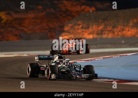 44 HAMILTON Lewis (gbr), Mercedes AMG F1 GP W10 Hybrid EQ Power+, 16 LECLERC Charles (mco), Scuderia Ferrari SF90, action pendant le championnat du monde de Formule 1 FIA 2019, Bahreïn Grand Prix, à Sakhir du 29 au 31 mars - photo DPPI Banque D'Images