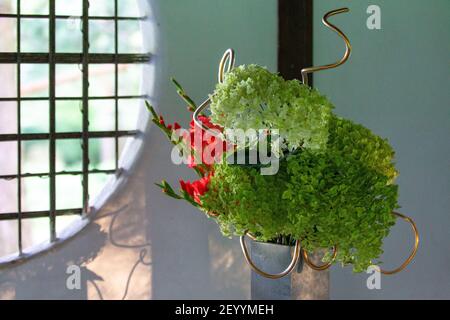 09/01/2017 exposition d'ikebana de l'association des enseignants Sogetsu Ikebana - (branche russe) à Moscou dans le jardin japonais. Bonne journée à l'o Banque D'Images