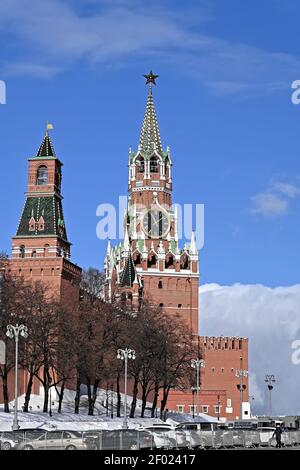 Le Kremlin de Moscou. Tour Spasskaya avec horloge. Banque D'Images