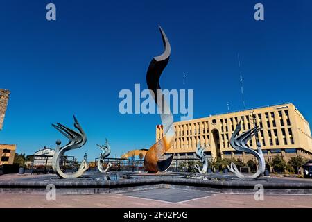 La Fontaine de l'immolation de Quetzalcoatl (Fuente de la Inmolación de Quetzalcóatl) sculpture, Guadalajara, Jalisco, Mexique Banque D'Images